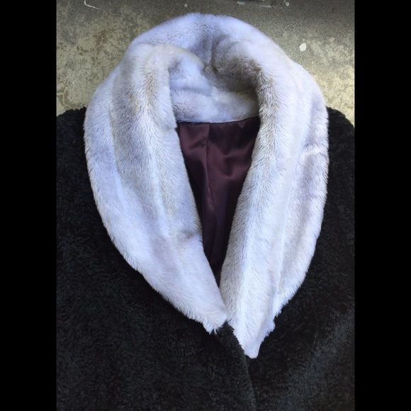 Fabulous Faux Mouton and Fox Fur Coat - Picture 3 of 8